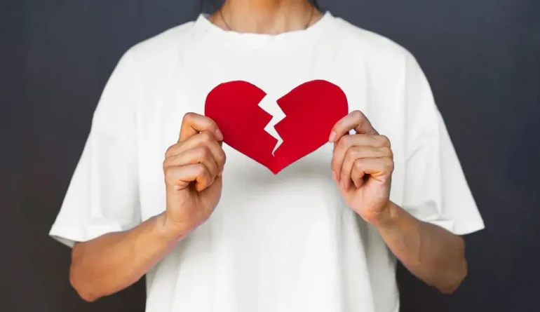 How to Break Up Over Text: Respectful Examples & Rules